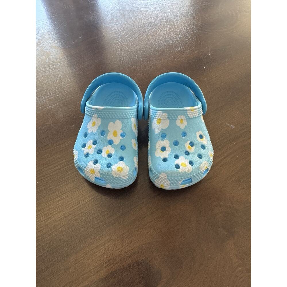Crocs Classic Daisy Clogs Toddler C2 C3 Blue Tinted Glass Floral Slip On - Picture 3 of 8